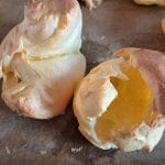 Snežne kepe imajo luknje