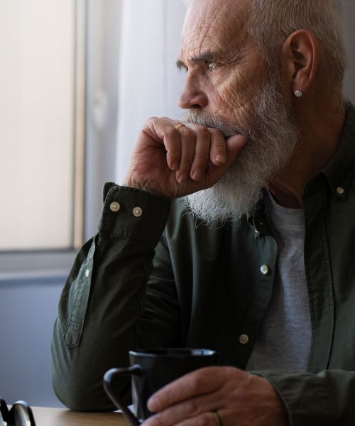 Zakaj imajo številni po 60. letu težave s spominom prav decembra?