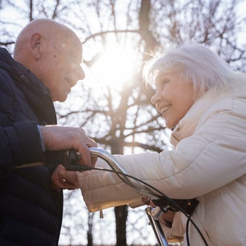 Po 70. letu se zadovoljstvo pogosto skriva v teh vsakdanjih navadah