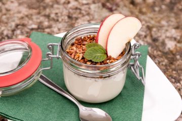 Ne zavrzite praznih steklenih kozarcev – ostanki namazov so odlična osnova za nove jedi