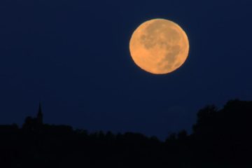 Novembrska super Luna prinaša najmočnejši sijaj letošnjega leta