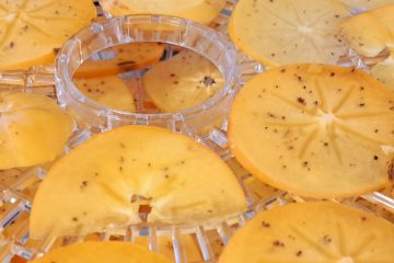 Trik, zaradi katerega bodo posušeni kakiji dišali še bolj