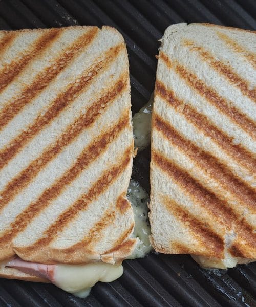 Preprost trik, s katerim vsak sendvič postane okusnejši