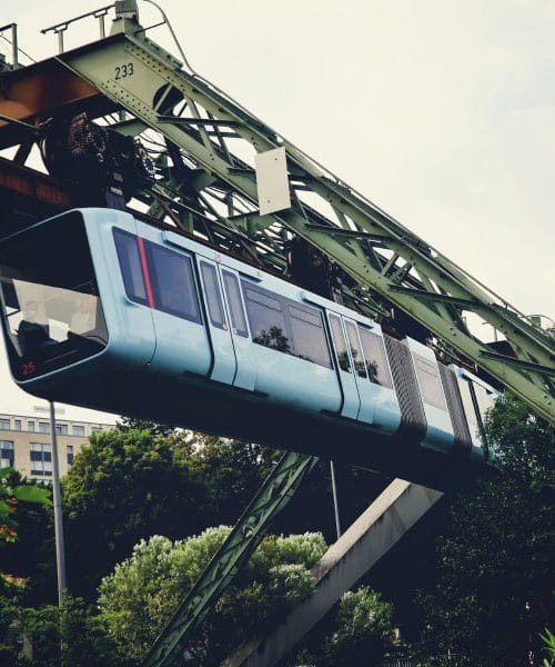 Nemško mesto, kjer vlaki vozijo po zraku: Wuppertal in prva viseča železnica na svetu