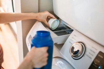 Perilo ni bolj čisto, če dodate več detergenta: ta napaka se hitro pozna