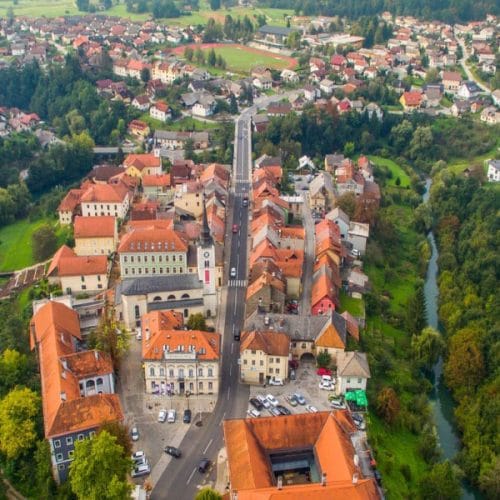 V Sloveniji imamo devet ulic z avgustom v imenu: ena od njih je še posebej zanimiva