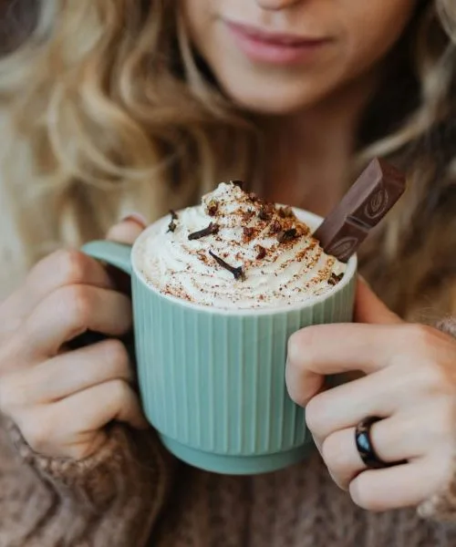 Pripravljate domačo vročo čokolado? Obvezno ji dodajte enega od teh skrivnih dodatkov