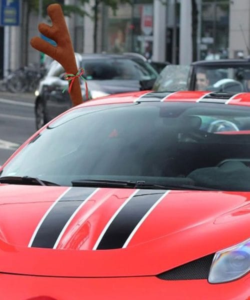 Ta okrasitev na slovenskih cestah je letos zelo popularna