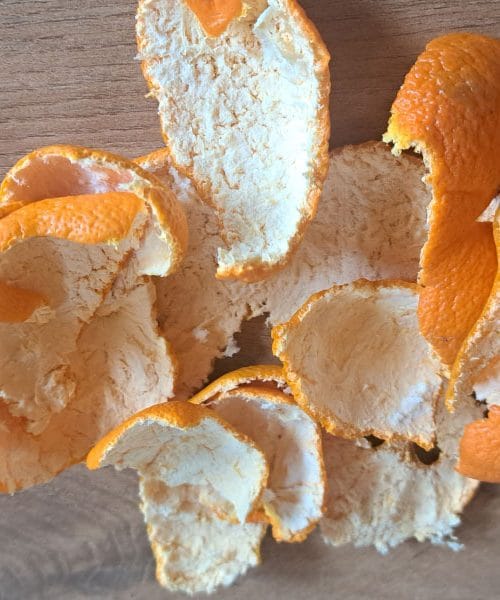 Posušeni olupki mandarin: skriti pomočnik, ki v domačem kaminu