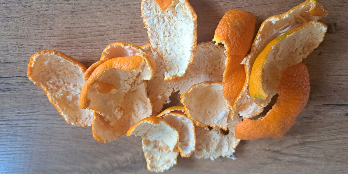 Posušeni olupki mandarin: skriti pomočnik, ki v domačem kaminu