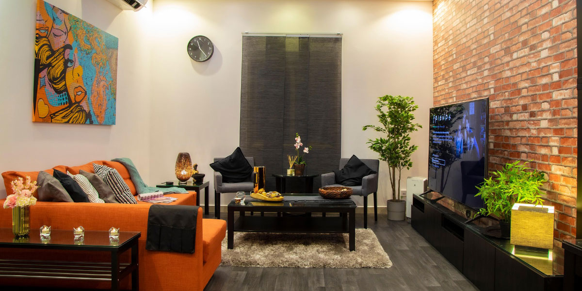 Ko moški odpre vrata svojega stanovanja: podrobnosti, ki povedo več, kot misli