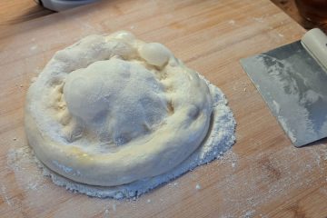 Kako raztegniti testo za pico, da nastane napihljiv rob