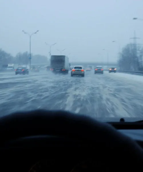 Majhna zimska priporočila za avtomobil, ki voznikom prihranijo veliko težav