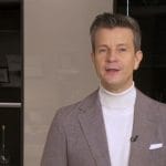 Znak P, desno zgoraj na televizorju