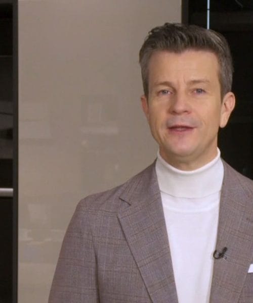 Simbol P na televizorju: kaj pomeni in zakaj ga ponavadi opazimo prepozno?