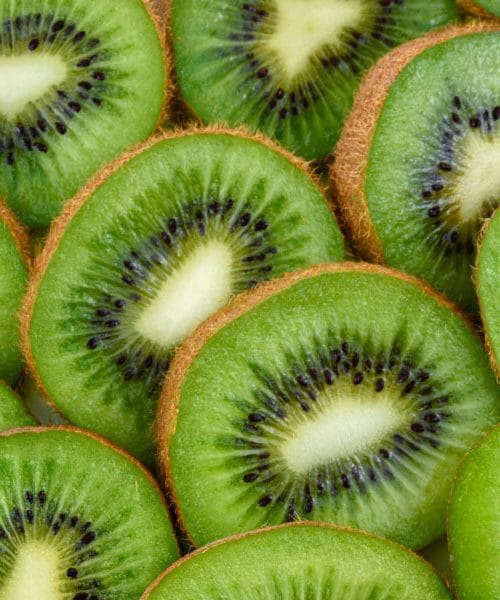 Kaj se zgodi v telesu, če uro pred spanjem pojeste kivi?