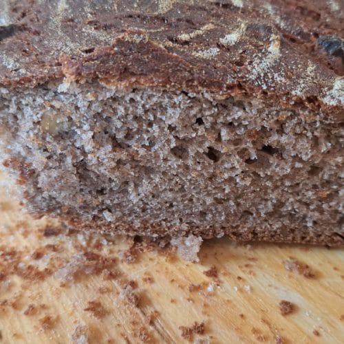 Ali pravilno shranjujete kruh v poletni vročini? Zaradi te napake splesni veliko hitreje