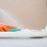 Čiščenje WC školjke