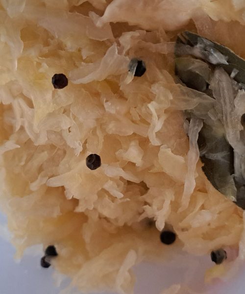 Ko se v vozičkih pojavi več kislega zelja, se v družbi nekaj spreminja