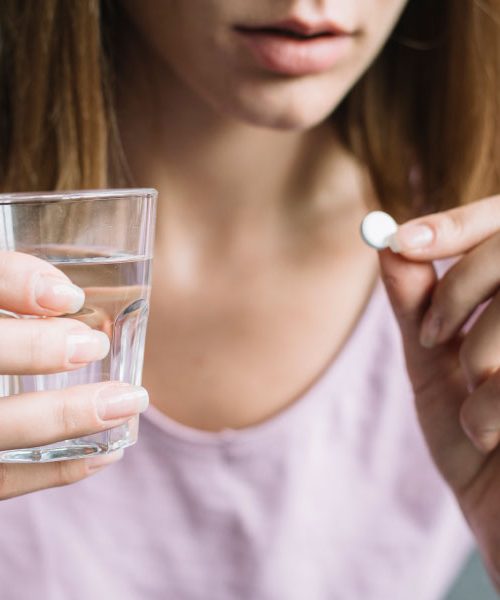 Jemljete prehranska dopolnila ob napačnem času? Tako si nehote zmanjšate učinek