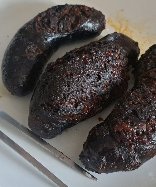 Krvavice na jedilniku: težka hrana ali odličen vir železa za starejše?