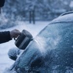 Odtaljevanje vetrobranskega stekla