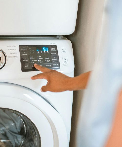 Katerih deset stvari ne smemo prati v pralnem stroju