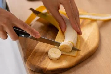 Testirali so več načinov shranjevanja banan: ta metoda je naredila največjo razliko