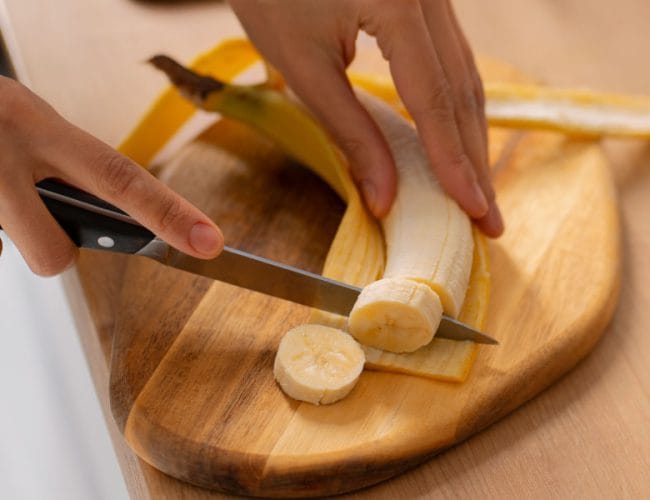 Testirali so več načinov shranjevanja banan: ta metoda je naredila največjo razliko