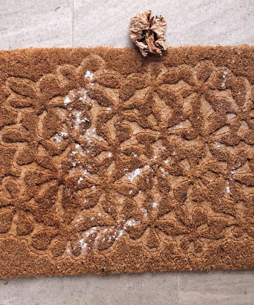 Zakaj bi morali pozimi na prag vhodnih vrat nasuti malo sode bikarbone?