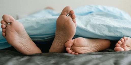 Prihajajo vroče noči: Tri navade, s katerimi boste lažje zaspali