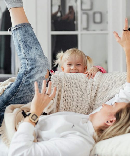 Ta zvok v stanovanju je ob nedeljah bolj opazen – čez teden ga skoraj preslišimo