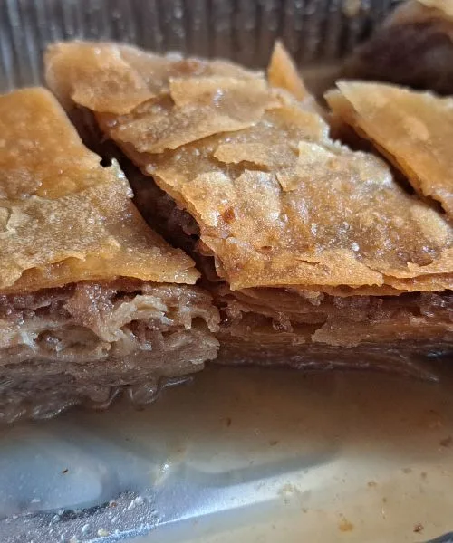 Domača baklava: recept, triki in nasveti, kako jo pripraviti res najboljšo