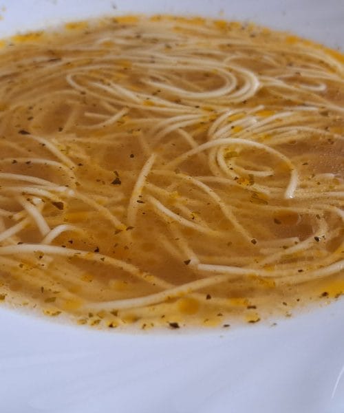 Domača juha je včasih odlična, drugič pa brez okusa – kriva je ena stvar