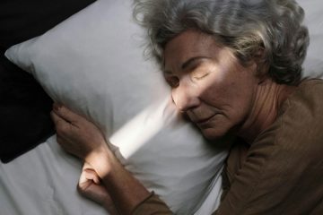 Koliko spanja je dovolj – in kdaj začne telo opozarjati na nevarnost?