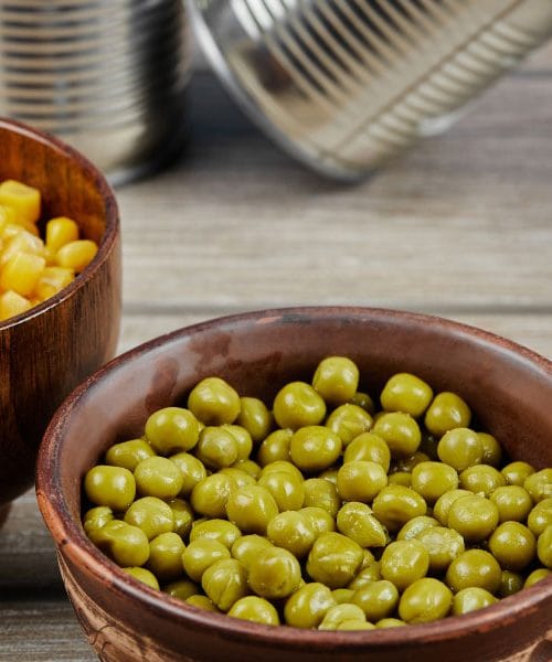 Pet vrst konzervirane hrane, ki bi morale biti v vsaki shrambi – in zakaj