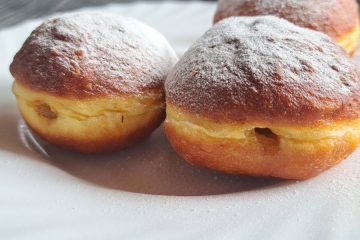 Krofi v zadnjem trenutku – spečete jih takoj, brez vzhajanja testa