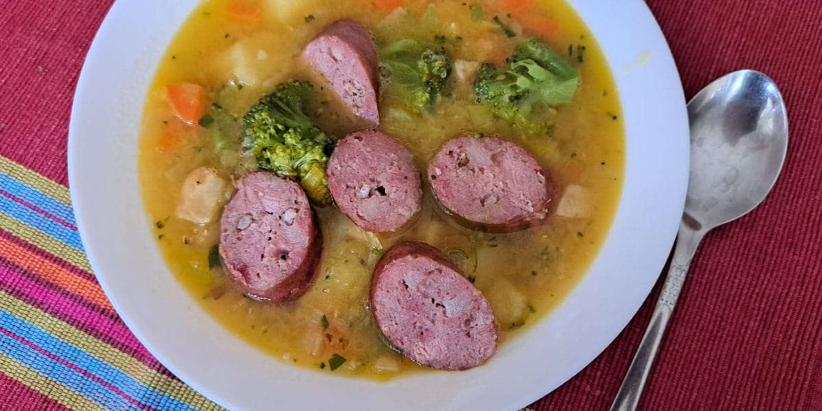 En trik pri kuhanju enolončnice lahko naredi okus bistveno boljši