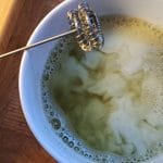 Matcha čaj z mlekom