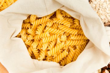 Če so testenine v trgovini zelo rumene, to pogosto ni dober znak