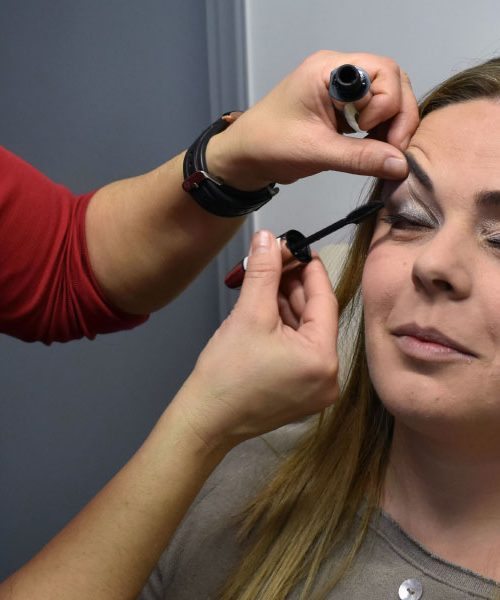 7 napak pri ličenju, ki vas po 55. letu po nepotrebnem postarajo