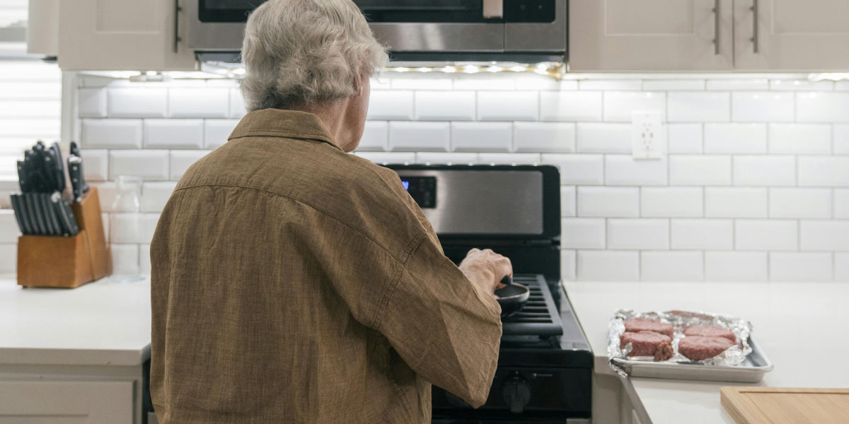 Najpogostejše napake, ki jih v kuhinji naredijo starejši