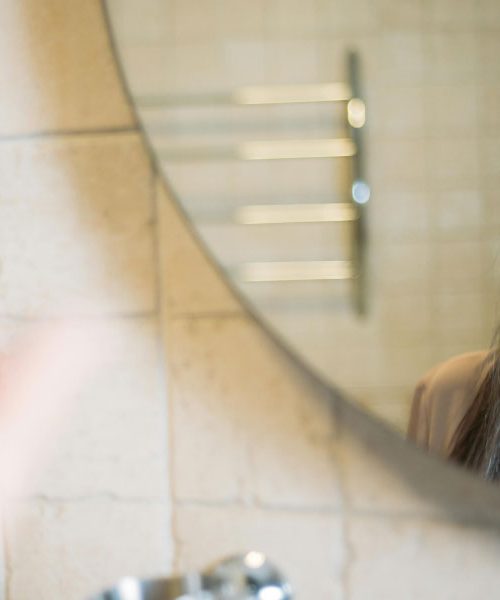 Sijoča koža po menopavzi: Ena sestavina, ki jo vaša krema verjetno nima