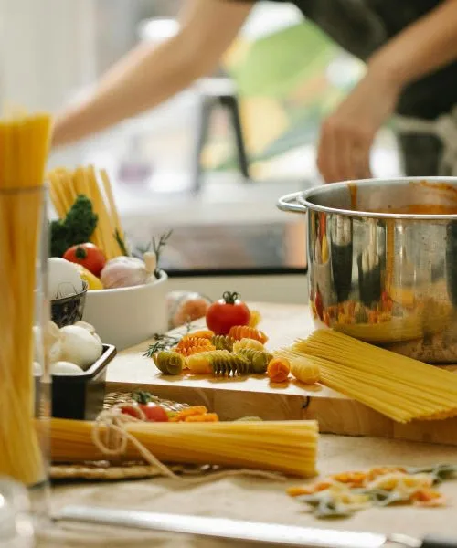 Resnica o italijanskih testeninah: Zakaj se sosedje ob pici in pašti ne zredijo?