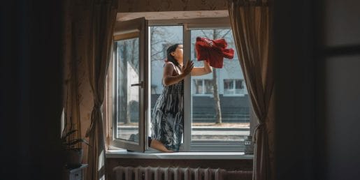 Zdaj je pravi čas za teraso, balkon in okna: delo, ki ga je bolje opraviti pred vročino