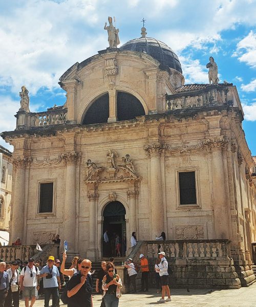 Sveti Vlaho je zavetnik Dubrovnika, ki ga varuje že več kot tisočletje
