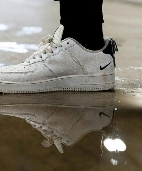 Beli copati spet kot novi: preprost trik s pasto, ki jo naredite doma v 30 sekundah