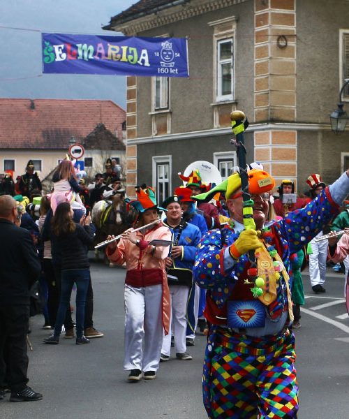 V tej slovenski občini si za pusta voščijo “Vesele prazn’ke”