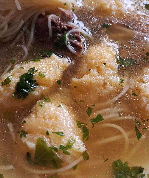 Kaj skuhati na hitro? Pet preverjenih idej za okusno kosilo brez stresa