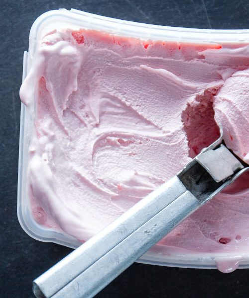 Ali shranjevanje sladoleda v zip vrečki res prepreči ledene kristale?